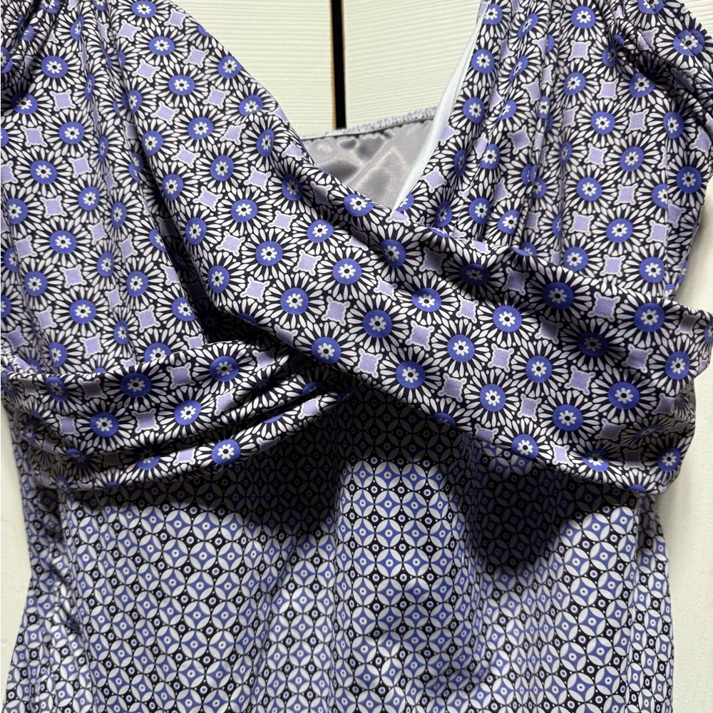 women's Lands' End blue & black surplice tankini top UP 50 size 10 D Bra pads - Picture 6 of 9